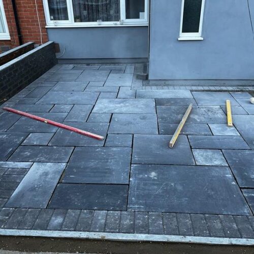 corringham small front patio 03