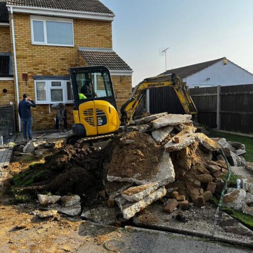 corringham semi detached house driveway 02